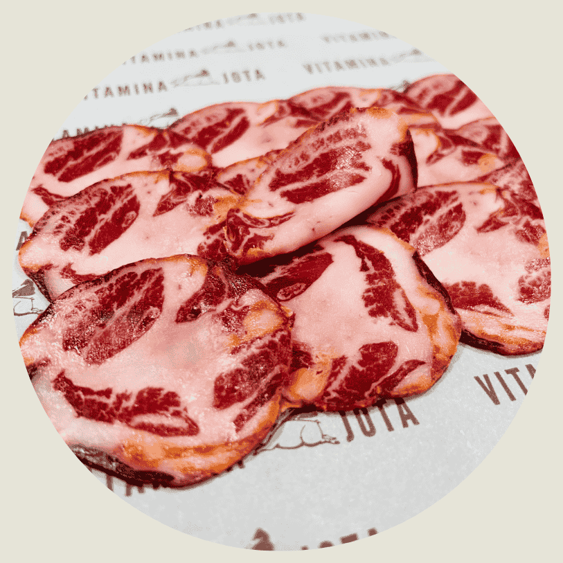 Pieza de mogote curado ibérico en secadero artesanal