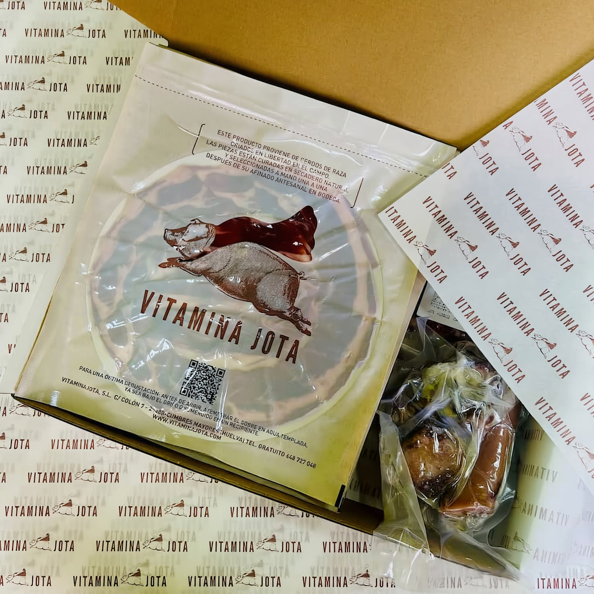 Paleta Colección Privada cortada y presentada sobre tabla