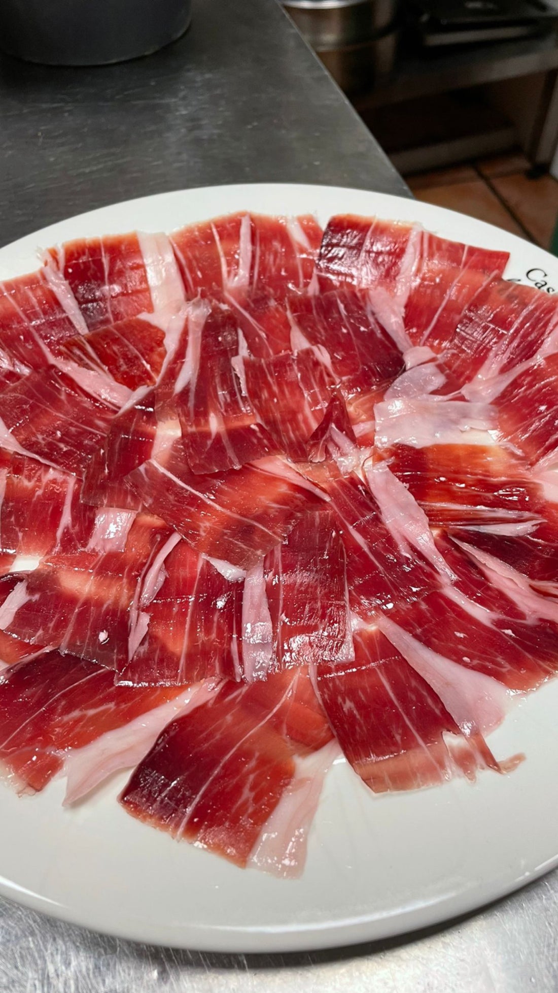Paleta ibérica, tierna jugosa y aromatica.