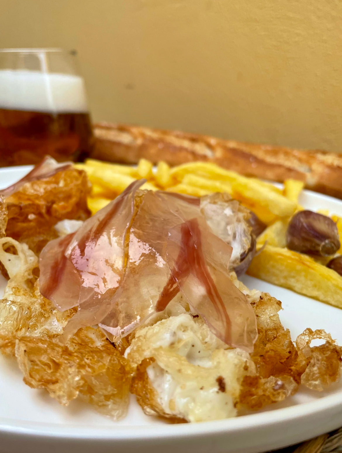 Papada curada ibérica cortada mostrando el veteado